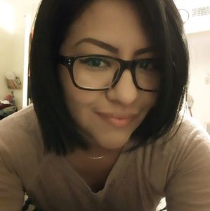 Meet your Posher, Vicky